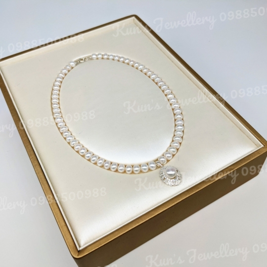 Chuỗi Ngọc trai Oval 8 li kết hợp Mặt bạc Ý S925 size Ngọc 9.9 li