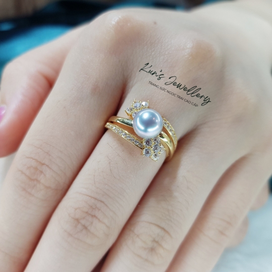 Nhẫn ngọc trai biển Akoya Nhật xám ánh xanh size 6.7 li - trụ vàng 610