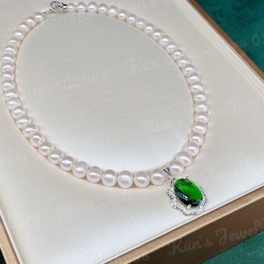 Chuỗi Ngọc trai oval 9 li kết cùng mặt bạc ta 