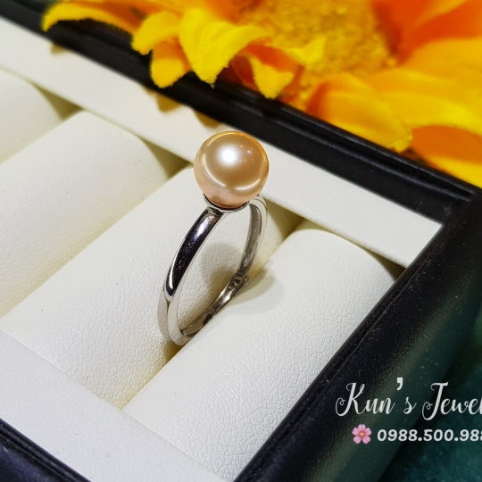 Nhẫn Bạc Ý S925 phủ bạch kim cao cấp. Ngọc trai tròn 8.5 li hồng cam - Nhẫn freesize 